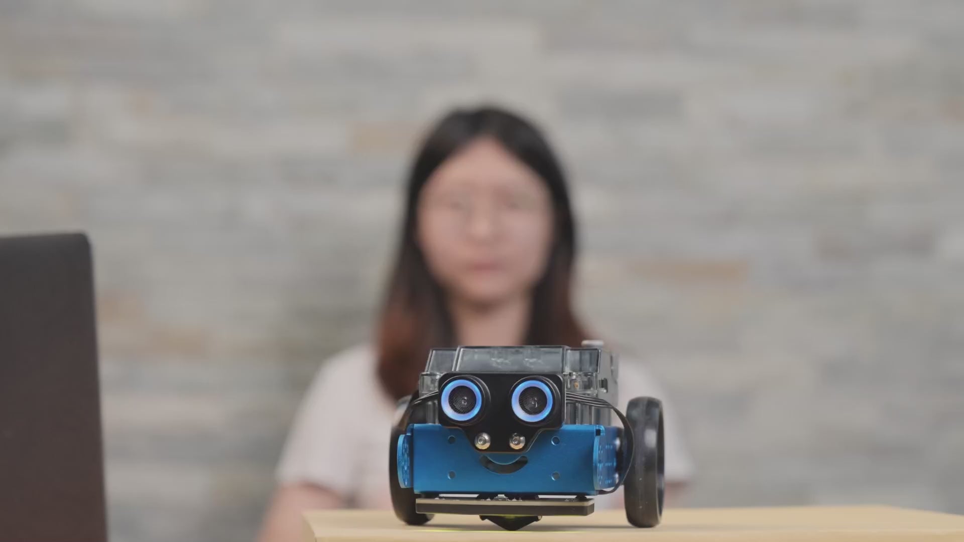 青青伊人 mBot2: STEM 成人18+网站入口 Coding 成人18+漫画 Kit for AI Learning